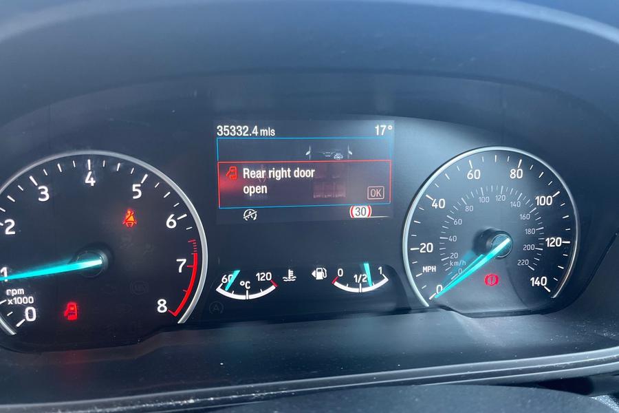 Ford ECOSPORT Photo autoimg-dc5453fc5d84a7fb680a19602b04d9b3a5eec779.jpg