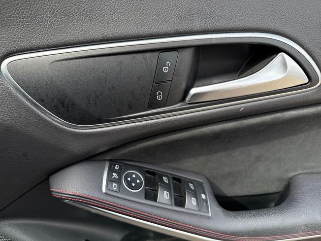 MERCEDES-BENZ CLA Class Photo 27