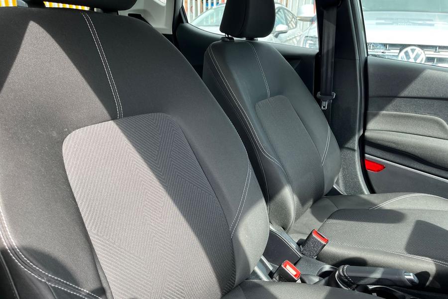 Ford FIESTA Photo autoimg-dc58cb00804fe7712ba61dc505c955d913432b62.jpg