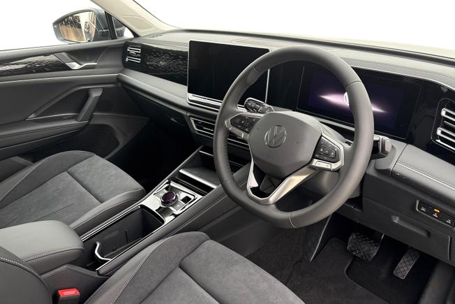 VOLKSWAGEN Tiguan Photo 6