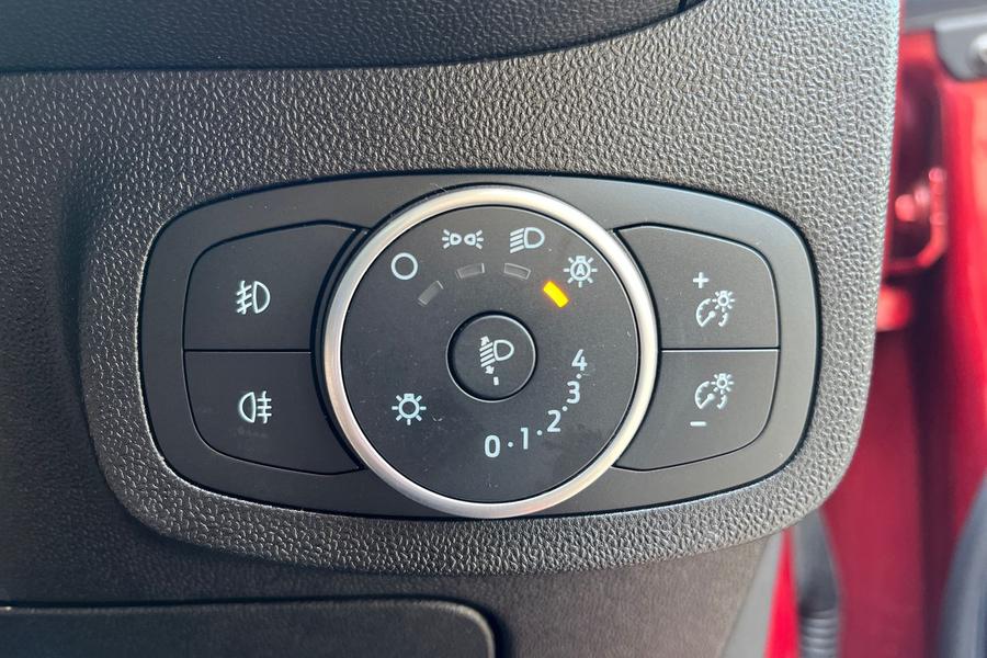Ford Fiesta Photo autoimg-dc66315ce033ec04a467f30ae19e4d7b05e927f9.jpg