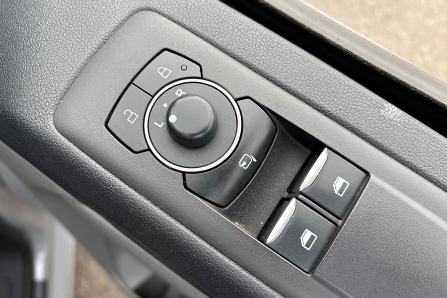 Ford TRANSIT CUSTOM Photo autoimg-dc6956f8c327b4d417ebe6f574d8660b0e6e17ba.jpg