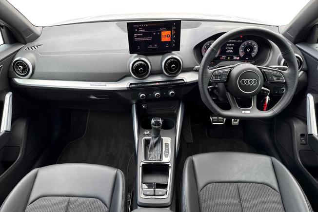AUDI Q2 Photo 10