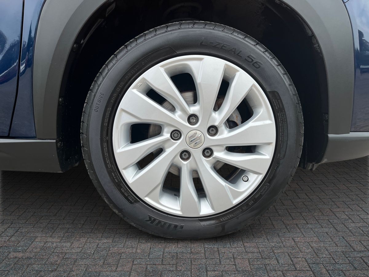 Suzuki S-Cross Photo 8
