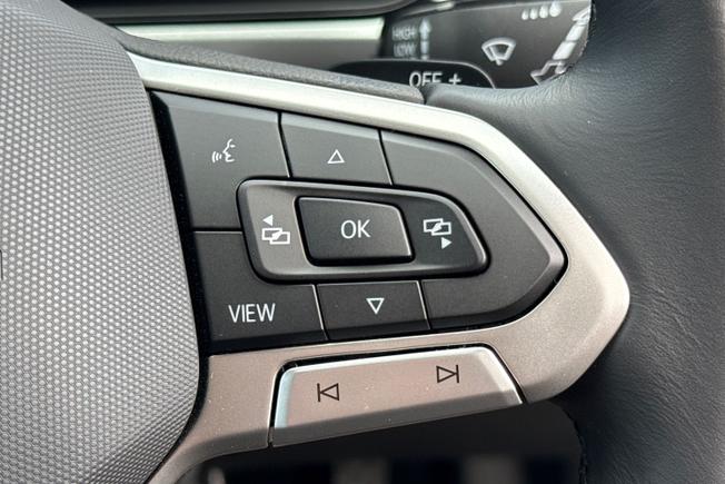 VOLKSWAGEN T-Roc Photo 17
