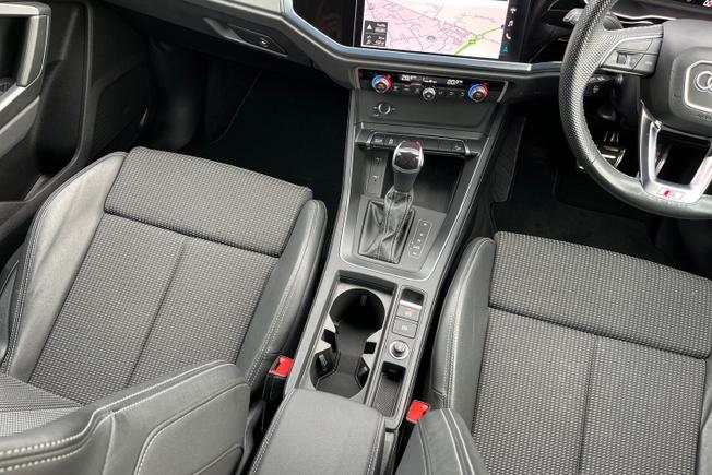 AUDI Q3 Photo 49