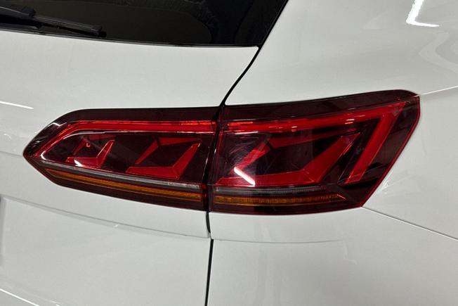 VOLKSWAGEN Touareg Photo 18