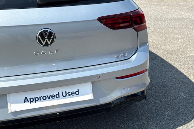 VOLKSWAGEN Golf Photo 21