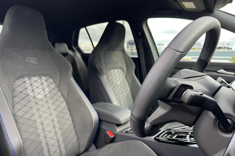 Volkswagen Golf Photo autoimg-dc75ad92424259bbc7e5688f399d6a8aed2c3197.jpg