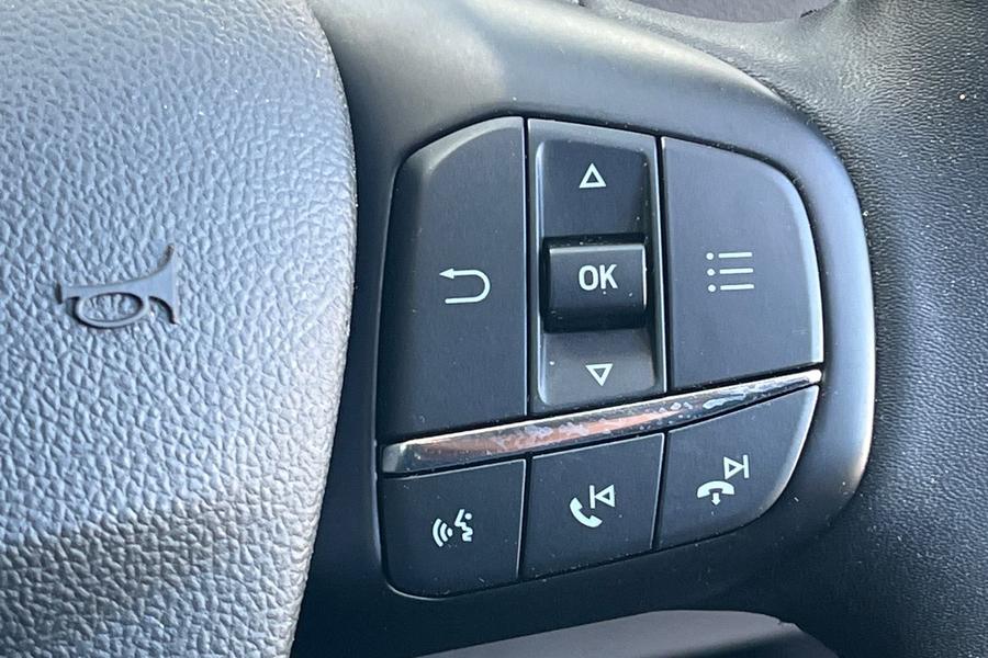 Ford Focus Photo autoimg-dc761ec60228f99235f67d06f3d1231dfd98516e.jpg