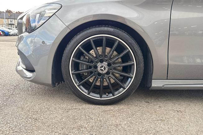 MERCEDES-BENZ CLA Class Photo 26