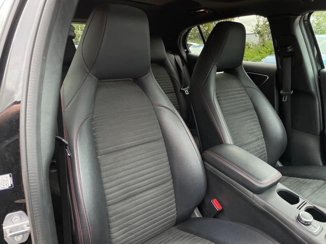 MERCEDES-BENZ GLA Photo 28