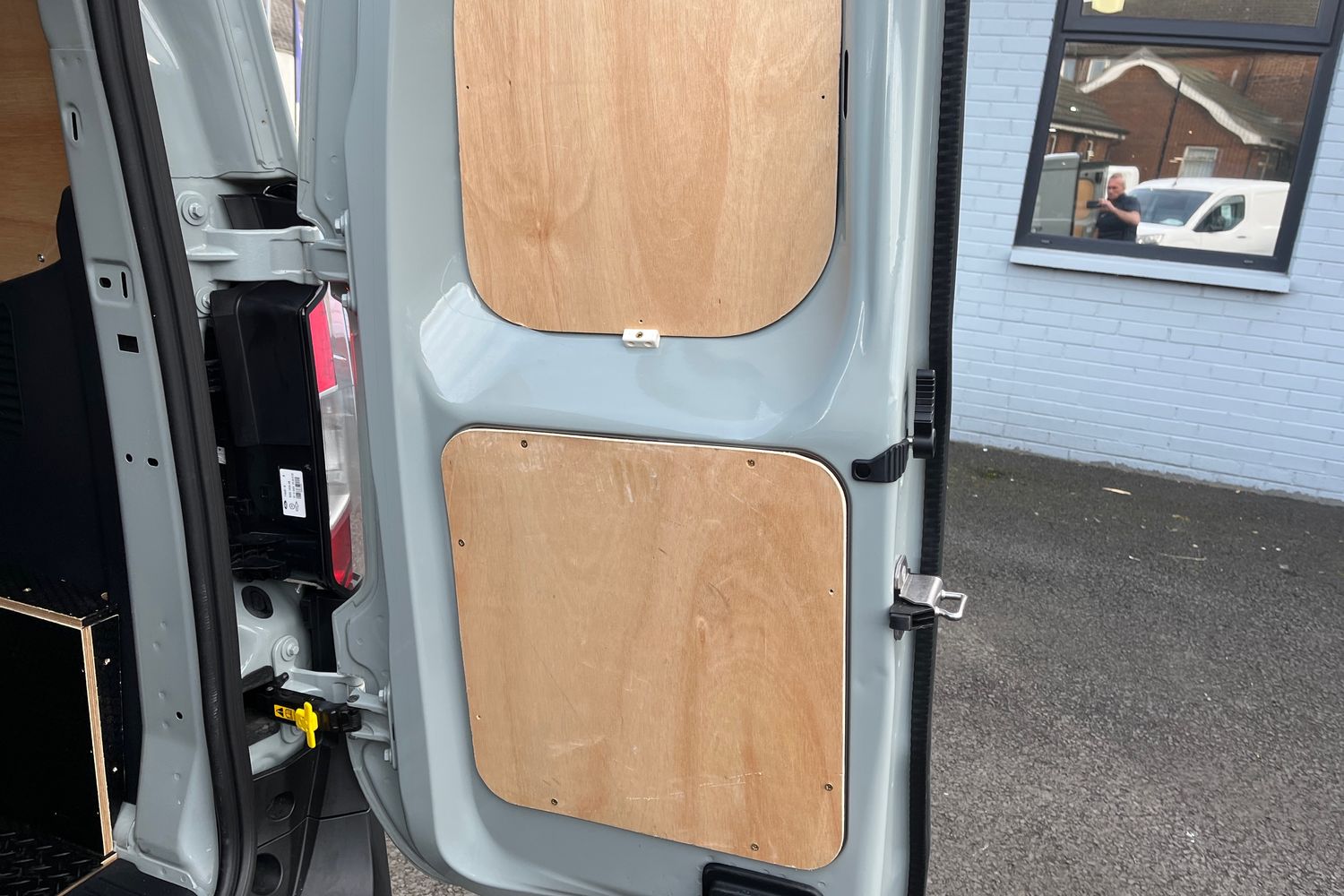 Ford TRANSIT COURIER Photo 14