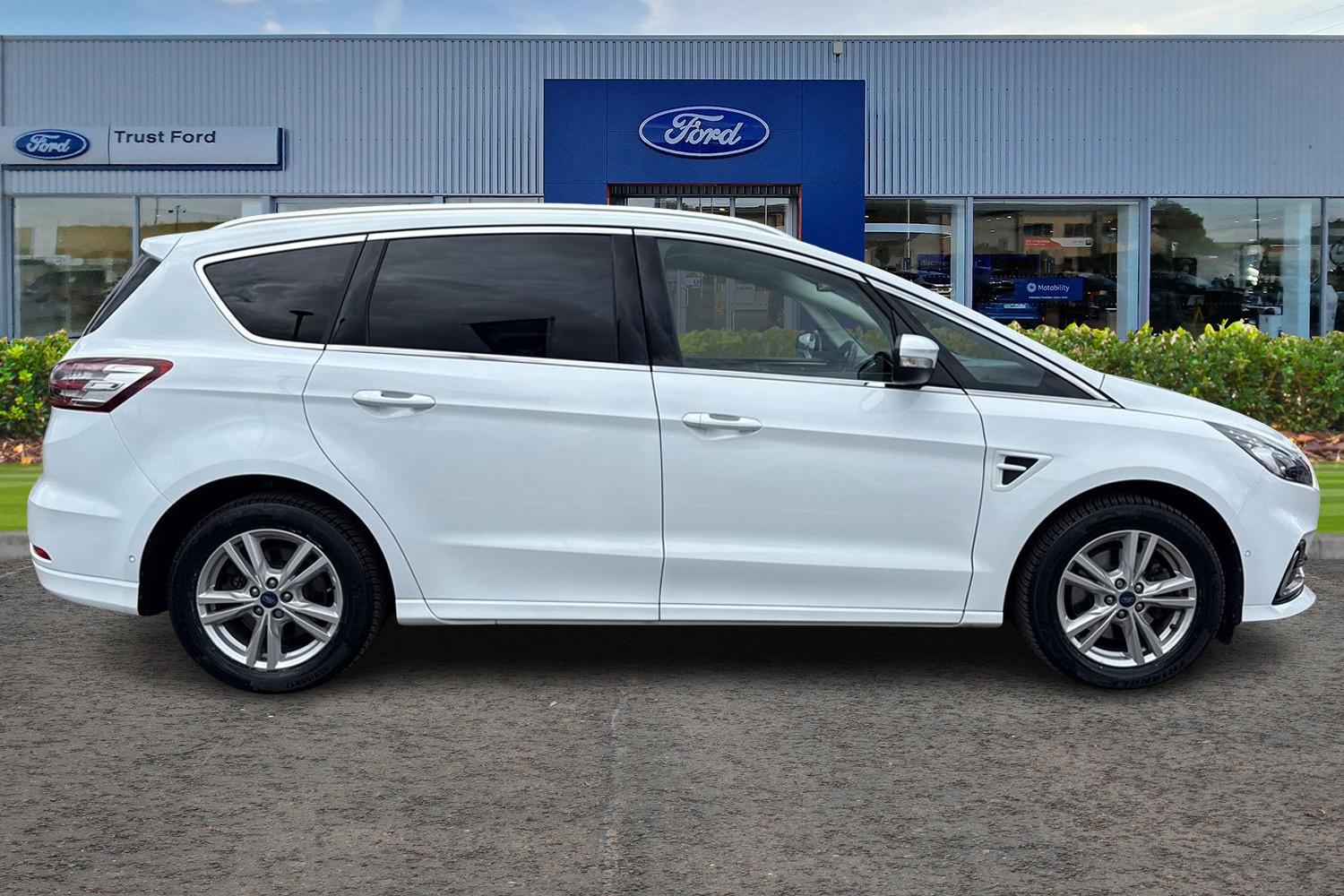 Ford S-MAX Photo 2