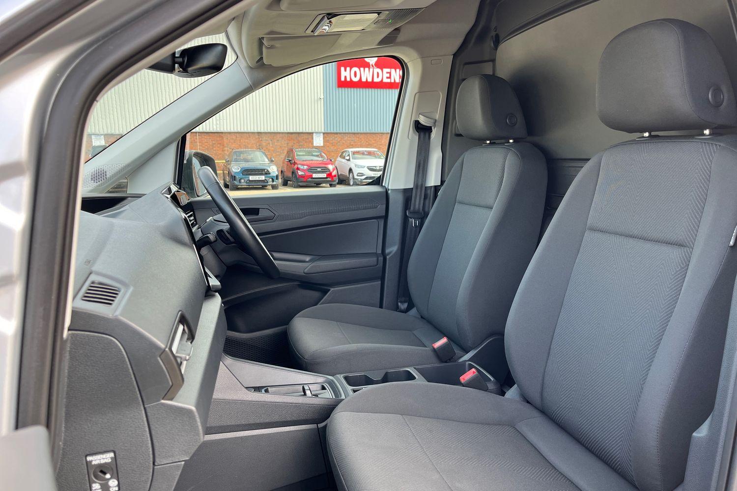 Ford TRANSIT CONNECT Photo 32