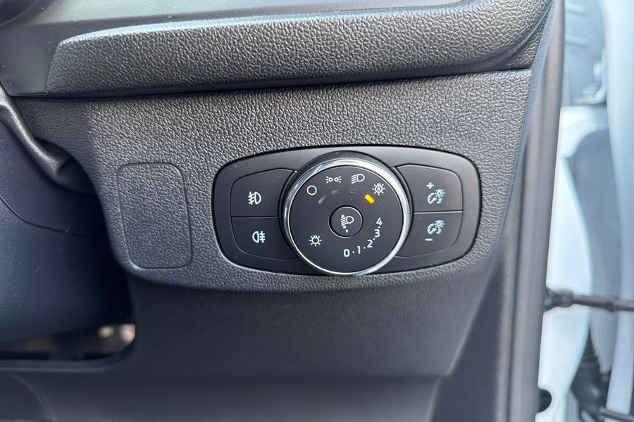 Ford FOCUS Photo autoimg-dc8c10e19d7c3e8917d2d3724880b3bf15bf0363.jpg