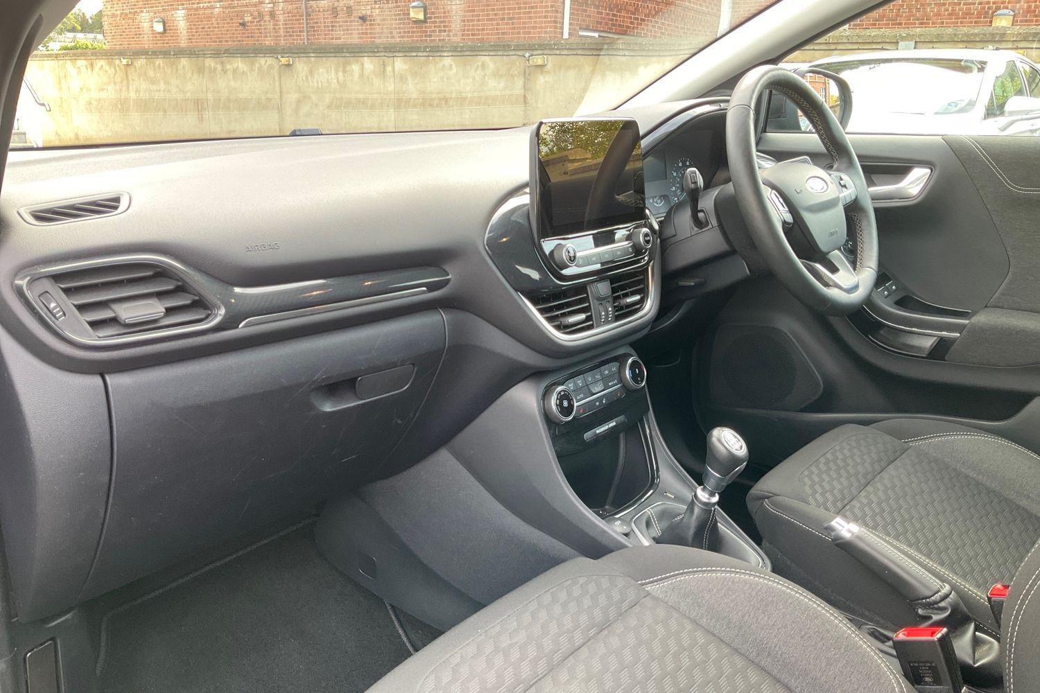 Ford PUMA Photo 17