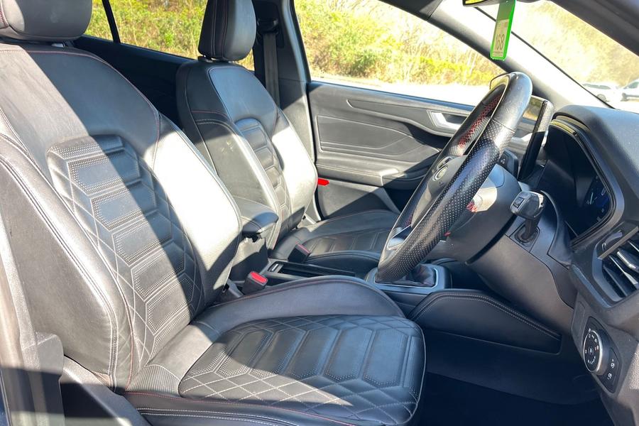 Ford FOCUS Photo autoimg-dc95ff4999d281febe76da68318a7e14421bd5b4.jpg