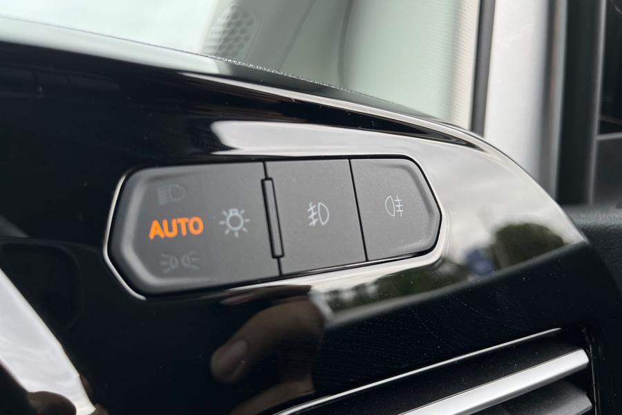 Ford TOURNEO CONNECT Photo autoimg-dc9649d1b09f2f8fbe7eb28c7ffc46f7f1c3824e.jpg