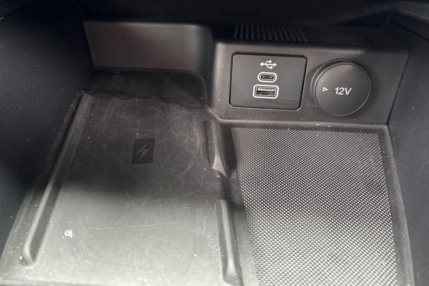 Ford KUGA Photo 28