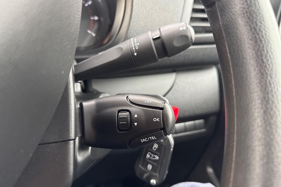 Vauxhall VIVARO Photo autoimg-dc9b49140ab249b215375223f76a51442ac96595.jpg
