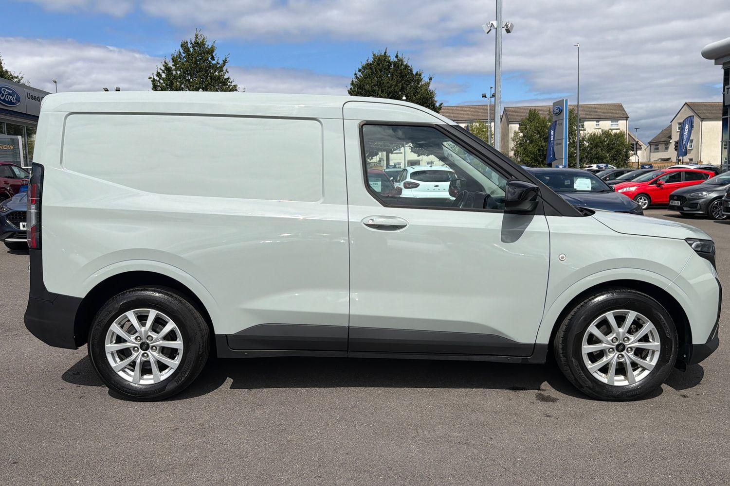 Ford TRANSIT COURIER Photo 39