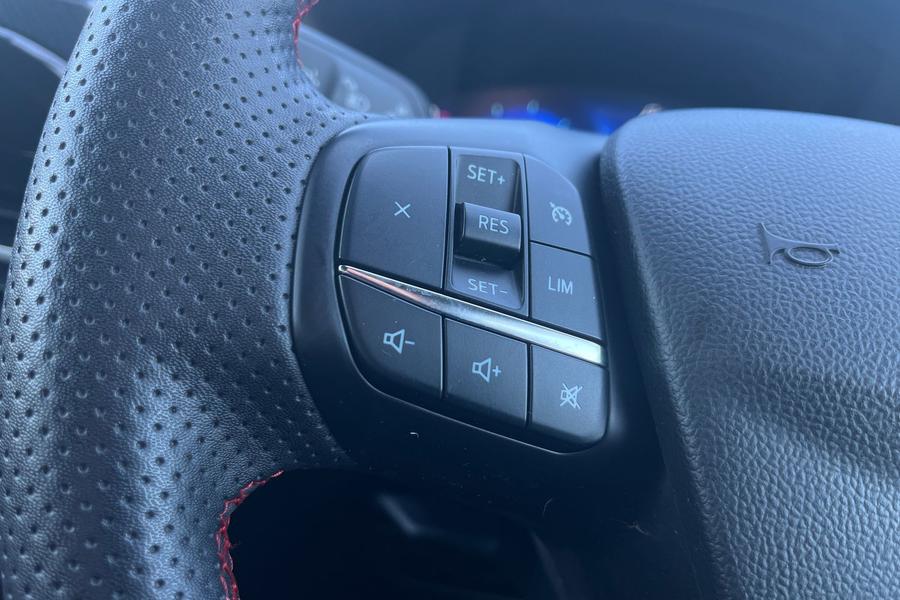 Ford Kuga Photo autoimg-dca5471783985e6be036cfd1c2e152ec400ce45a.jpg