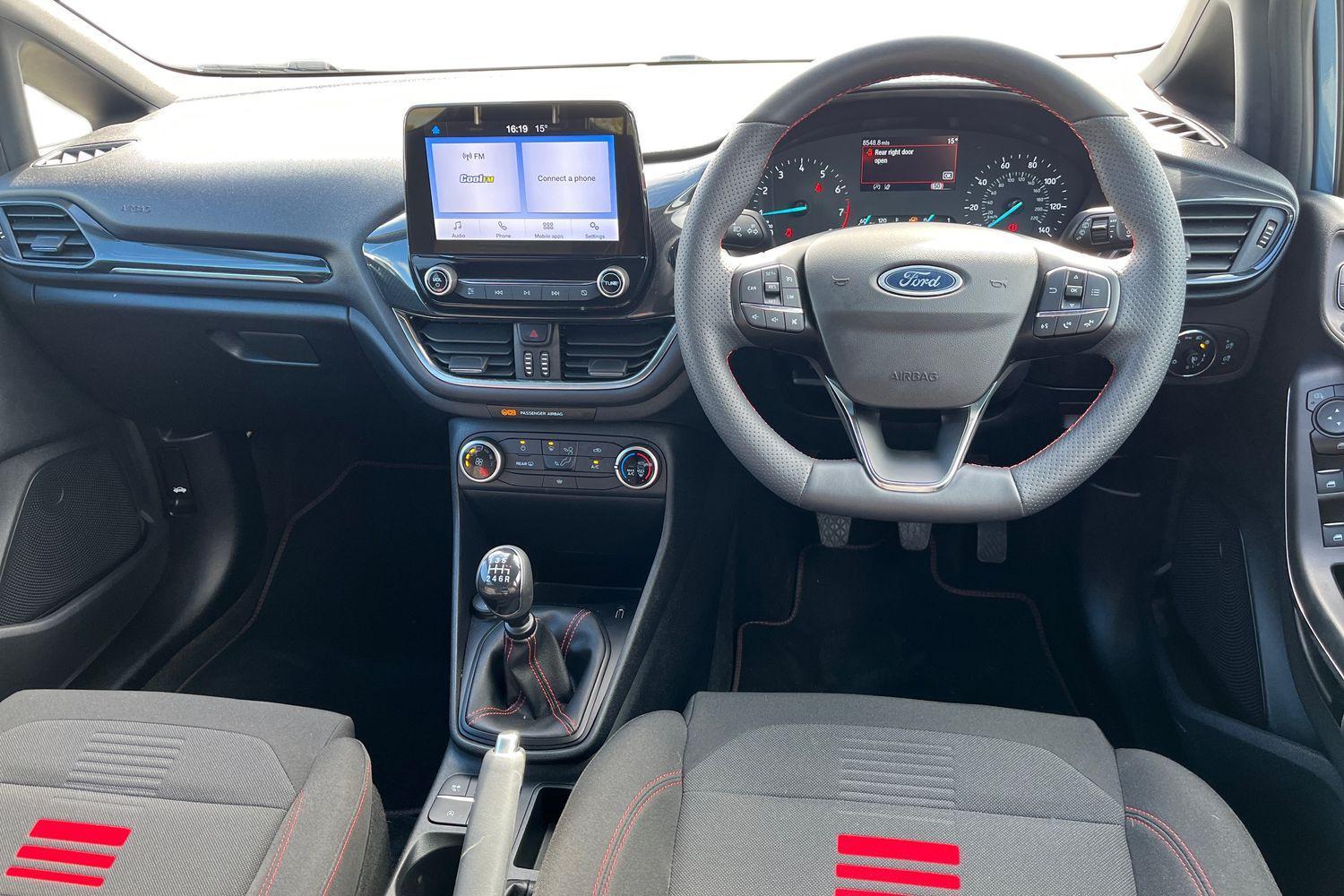Ford FIESTA Photo 10