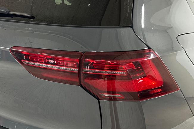 VOLKSWAGEN Golf Photo 18