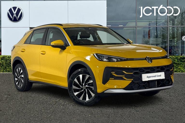 Used 2026 VOLKSWAGEN T-Roc Life 1.5 eTSI MHEV 116 PS 7-speed DSG 5 Door Saturn Yellow at JCT600
