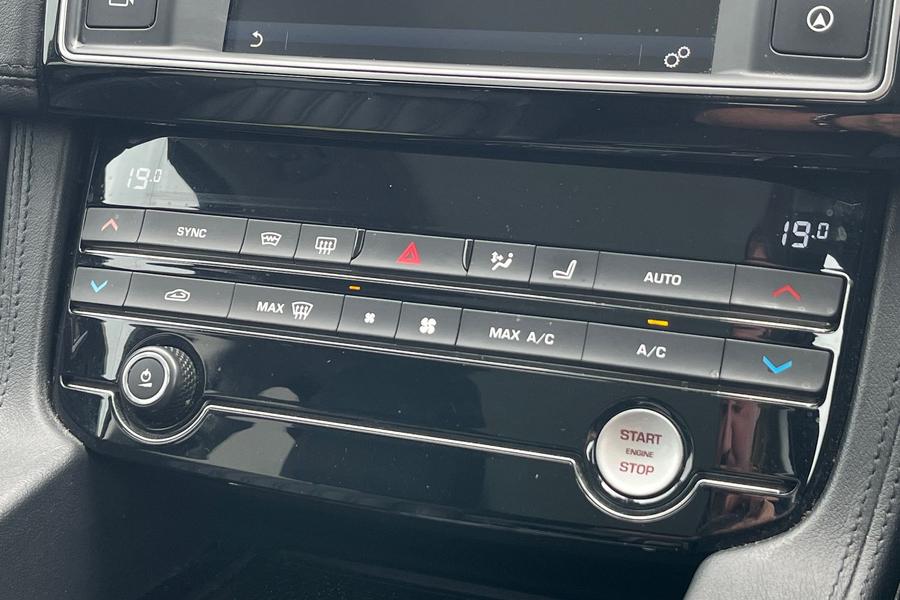 Jaguar F-PACE Photo autoimg-dcae780b21d0c48e87a0e9ef9baba161df3d630a.jpg