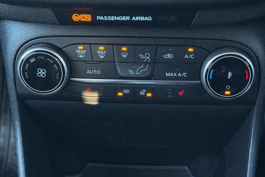 Ford FIESTA Photo autoimg-dcb25c86074d84aedde45fc69ffb5656261fb849.jpg