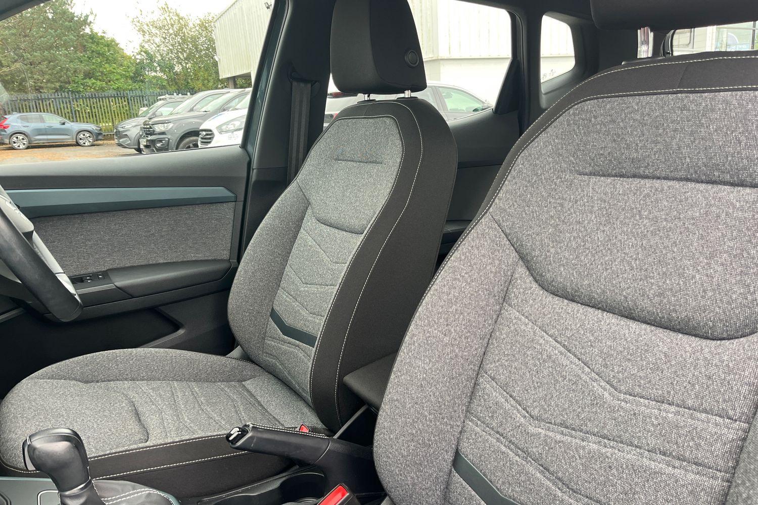 SEAT ARONA Photo 18
