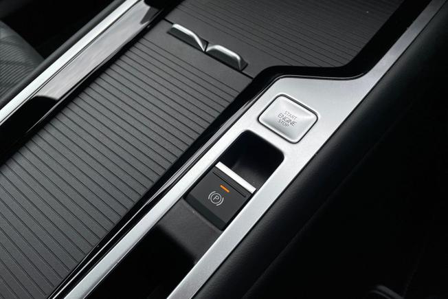 VOLKSWAGEN Passat Photo 40