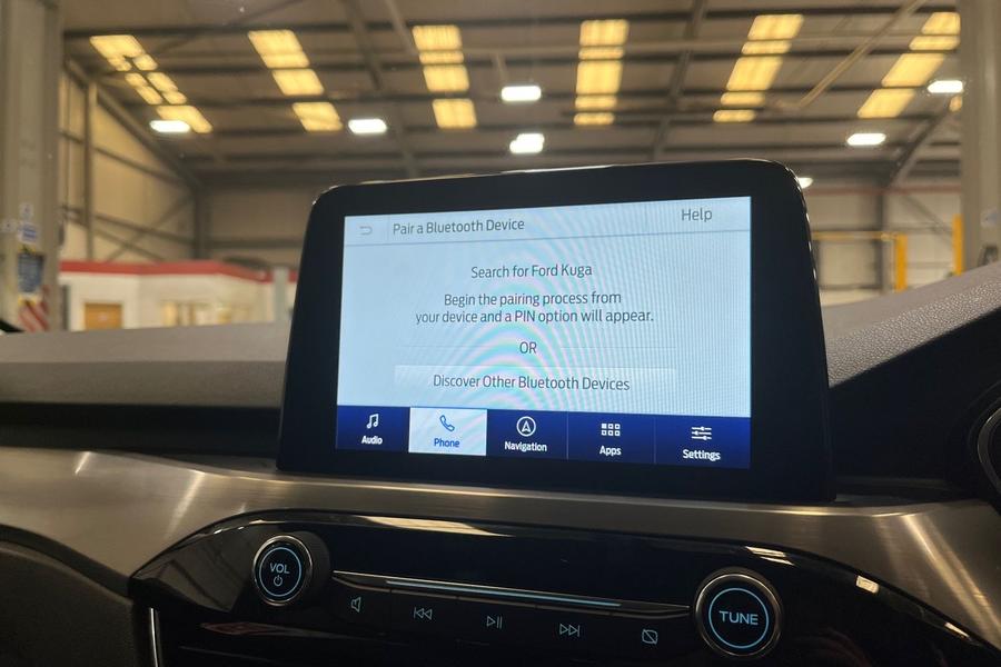 Ford KUGA Photo autoimg-dcbba1ac564860c8aa41ee30cc021043e4a8aab6.jpg