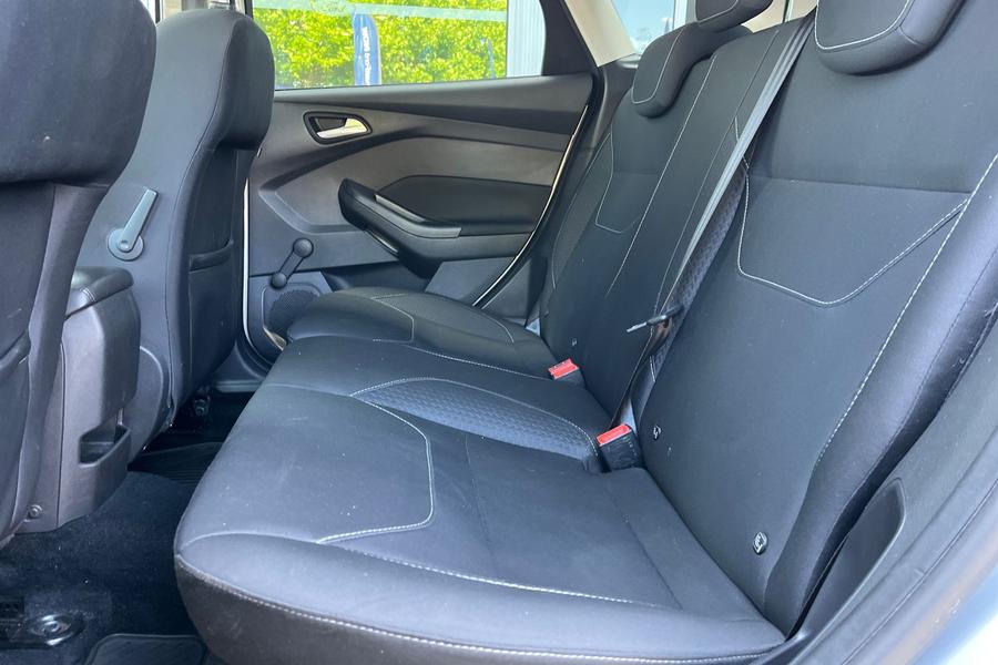 Ford FOCUS Photo autoimg-dcbc4c529cc0703ba84b117e819860e38016ce11.jpg