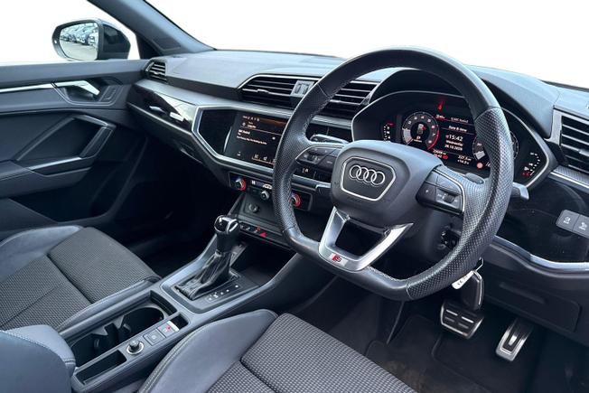 AUDI Q3 Photo 7