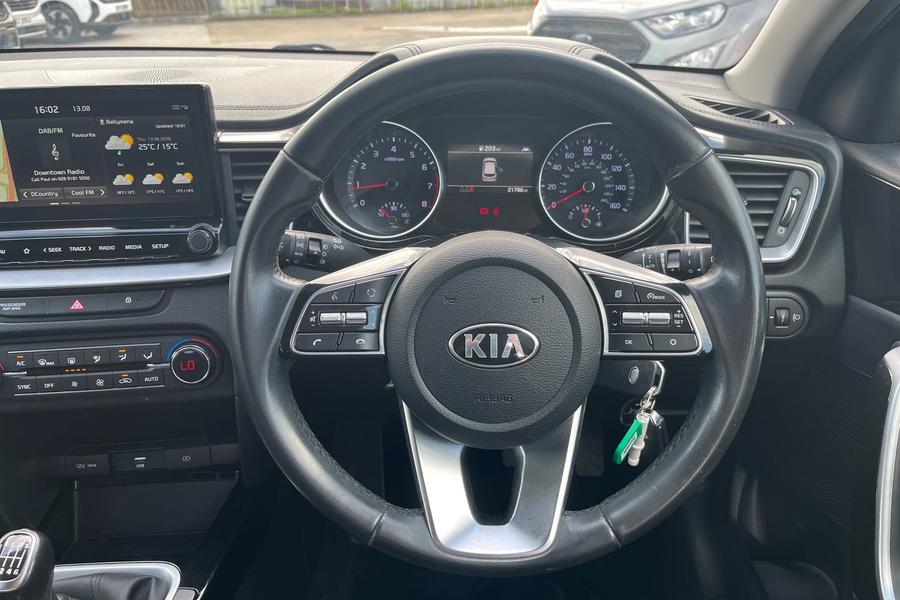 Kia CEED Photo autoimg-dcc3aac6e87b73fdcd049954e12def67fc577a22.jpg