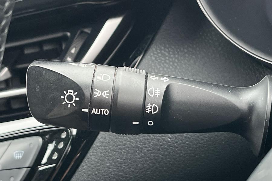 Toyota C-HR Photo autoimg-dcc4e3886c2fc4c4e4266758e3139171ef867023.jpg
