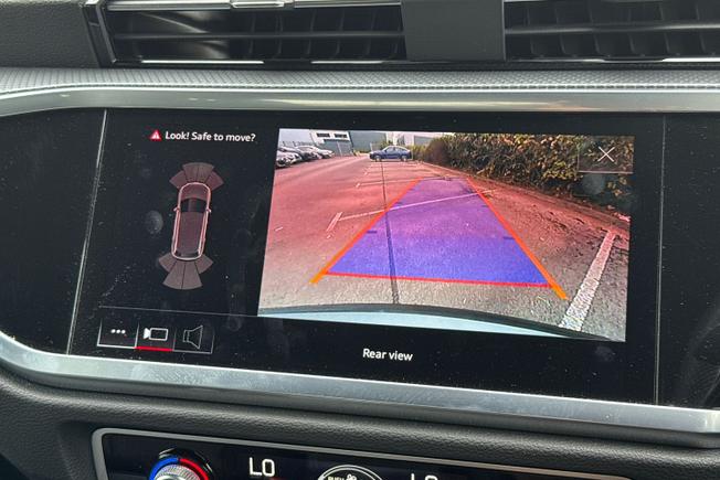 AUDI Q3 Photo 39