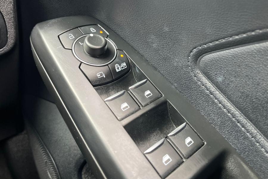 Ford FOCUS Photo autoimg-dcc5fa1f054d85357f557e604c58e3771b36642e.jpg