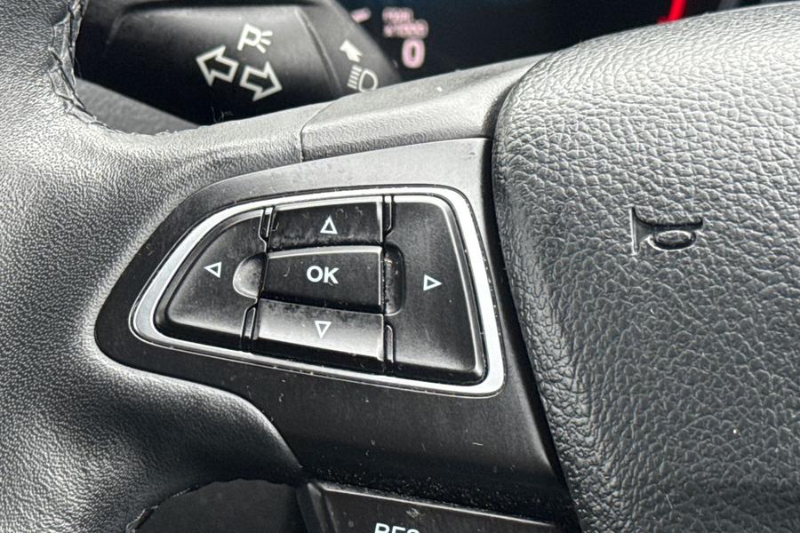 Ford KUGA Photo autoimg-dccaf785ec669684726fe6f2450a500ceb4bc2cf.jpg