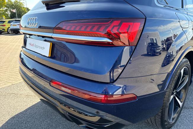 AUDI Q7 Photo 29