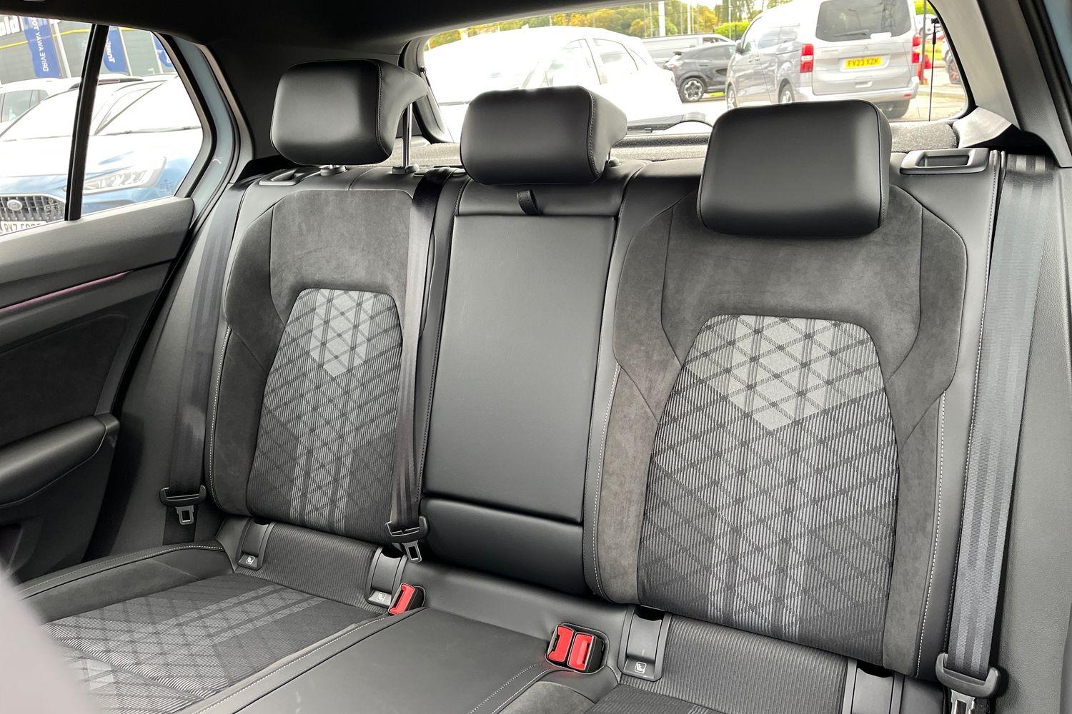 Volkswagen Golf Photo 19