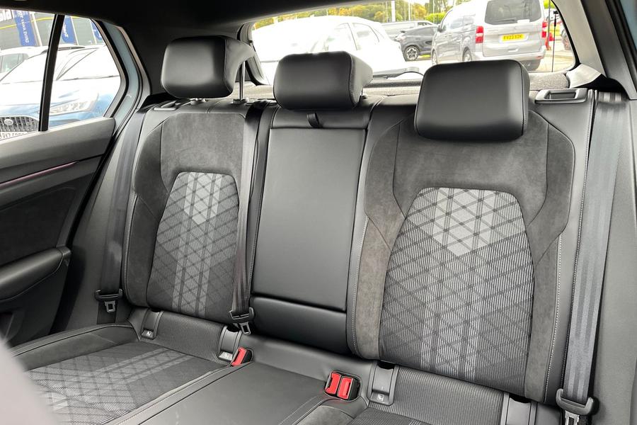 Volkswagen Golf Photo autoimg-dccf036ccd4b068f9494822f560c3d72b1863a8a.jpg