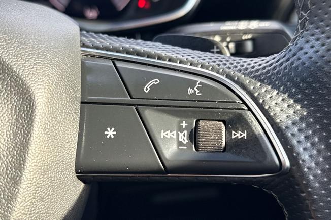 AUDI Q3 Photo 17