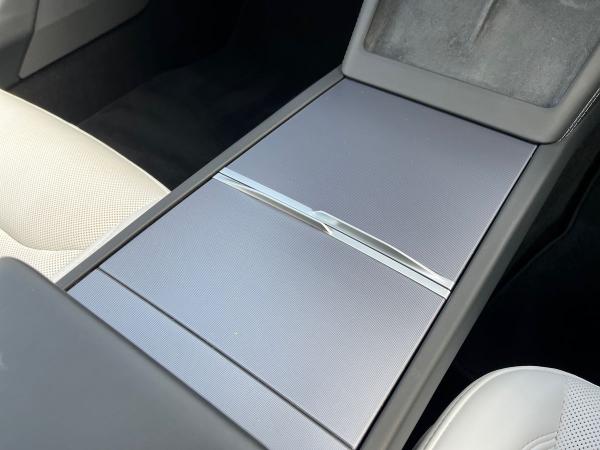 TESLA Model 3 Photo autoimg-dce36e990bdfd178405883d3a25522a1c8eb86ba.jpg
