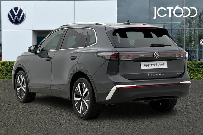 VOLKSWAGEN Tiguan Photo 3