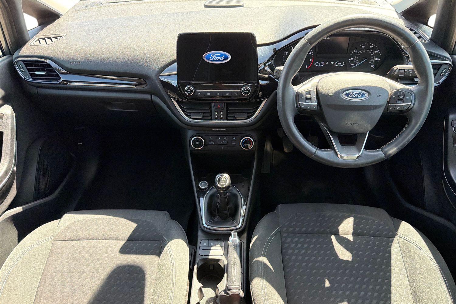 Ford FIESTA Photo 9