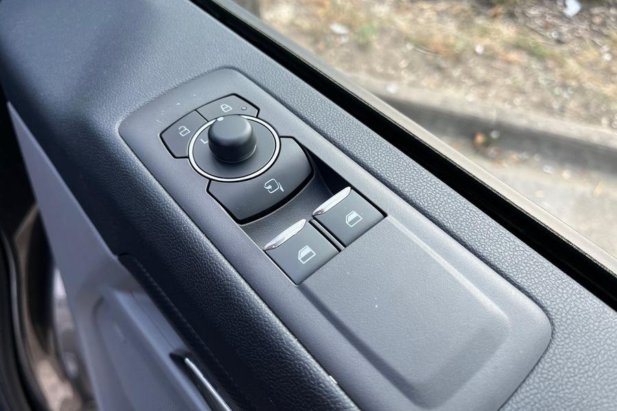Ford TRANSIT CUSTOM Photo autoimg-dcebb4ad1d05f8940e8fb36ec1e6d65a6860a35b.jpg